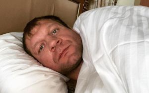 Менеджер Емельяненко объяснил, почему снял его восстановление после запоя на видео