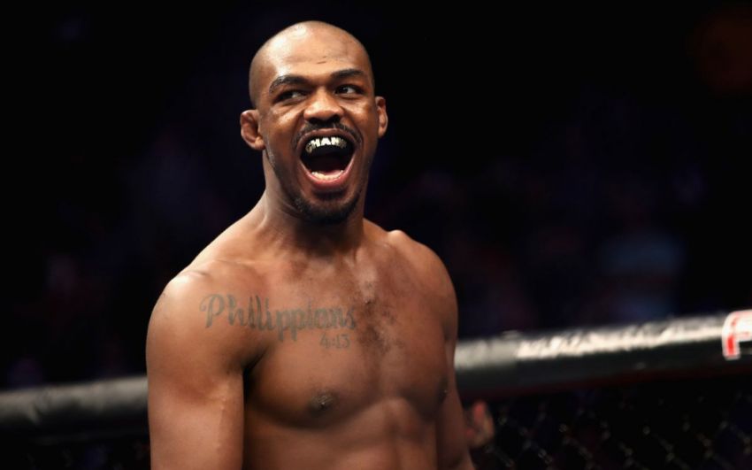 UFC 235: Джон Джонс победил Энтони Смита, едва не получив дисквалификацию