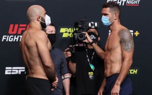 Видео боя Омари Ахмедов - Крис Вайдман UFC on ESPN+ 32