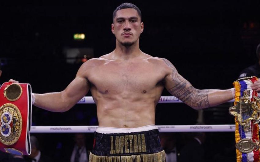 Фрэнк Уоррен отреагировал на решение IBF лишить Опетайю чемпионского титула