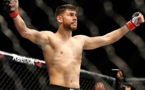 Яир Родригес одолел Джереми Стивенса в ярком поединке на UFC on ESPN 6