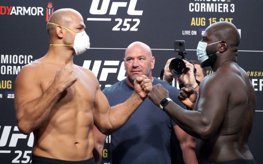 Видео боя Джуниор Дос Сантос - Жаирзиньо Розенстрайк UFC 252
