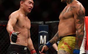 Бонусы турнира UFC on ESPN 8: Алистар Оверим - Уолт Харрис