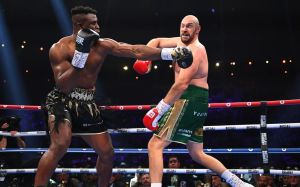 Президент Top Rank прокомментировал выступление Фьюри в бою с Нганну: "В следующий раз он снова будет острым как бритва"