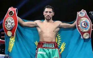 Экс-чемпион мира оценил шансы Алимханулы стать абсолютным чемпионом мира
