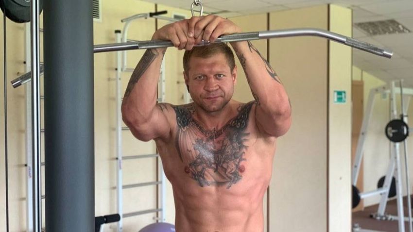 Глава лиги АСА: "По моей информации, все семь дней ареста Емельяненко продолжал тренироваться"
