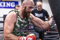 Тайсон Фьюри поработал на лапах: "Представьте лицо Джошуа, которое я размажу этими шикарными ударами правой"