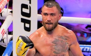 Василий Ломаченко отреагировал на поражение Лопеса и высказался о потенциальном поединке с Камбососом