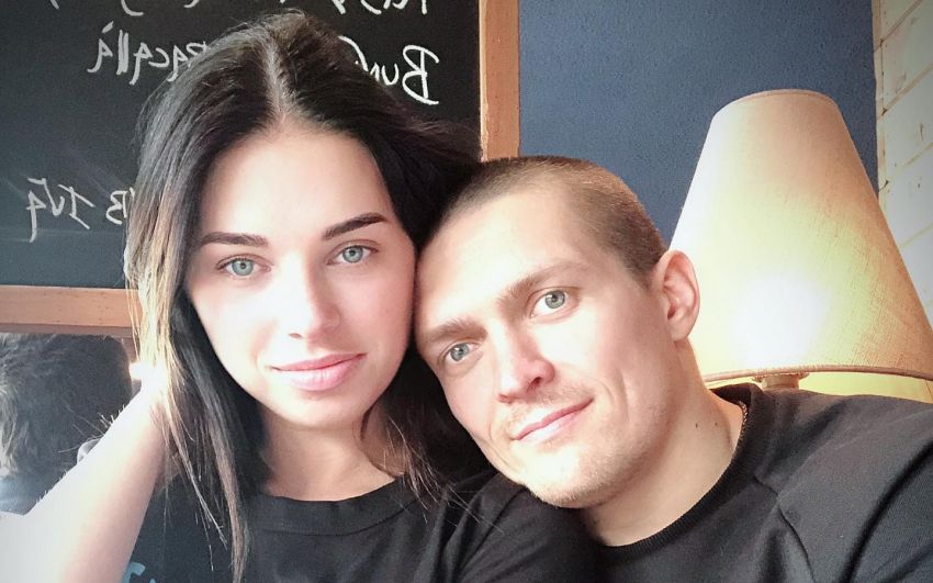 Жена Усика - о начале отношений с Александром: "Мы три года ходили просто за ручку и целовались только в щечку"