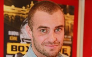 Бёсель победил Кёллинга и остался чемпионом EBU 