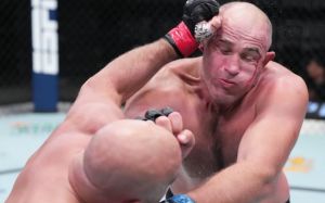Алексей Олейник уступил Латифи на турнире UFC Fight Night 211