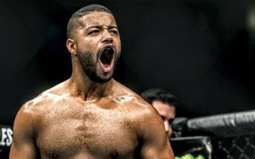 Одного из судей UFC 247 обвинили в предвзятости