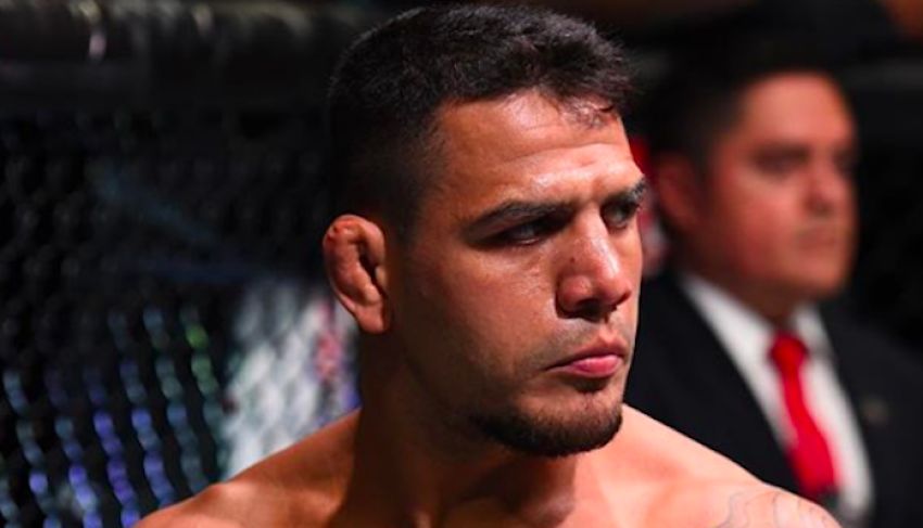 Рафаэль Дос Аньос прокомментировал победу Махачева на UFC 259: "Прекратите этот хайп"