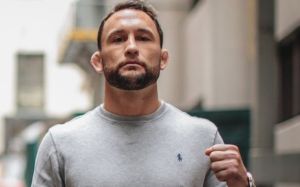 Фрэнки Эдгар о бое с МакГрегором: "Ему достаточно сделать звонок"