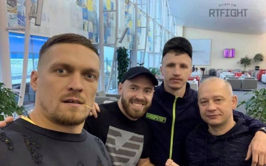 Александр Усик отправился в США на подготовку к следующему поединку