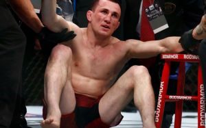 Боец UFC Мераб Двалишвили был госпитализирован после купания в замерзшем пруду