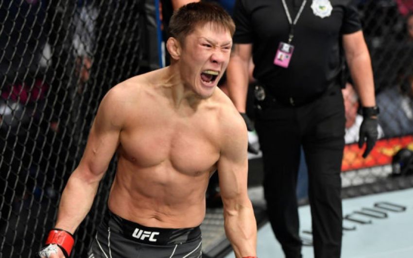"Такое отношение со стороны судей к выходцам из наших стран". Боец UFC из Казахстана комментирует поражение Жумагулова