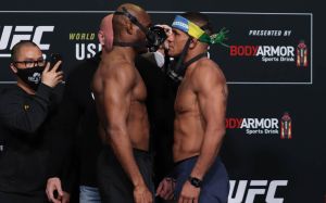 Видео боя Камару Усман - Гилберт Бернс UFC 258