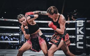 Видео боя Пейдж Ванзант – Британ Харт BKFC Knuckle Mania