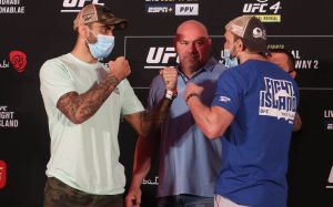 Видео боя Муслим Салихов - Элизеу Залески дос Сантос UFC 251
