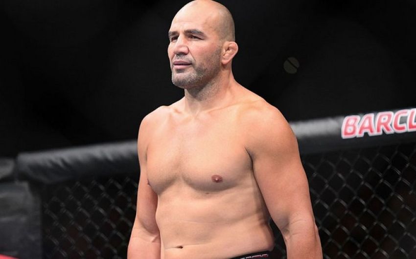 Гловер Тейшейра "задушил" Иона Куцелабу на UFC Fight Night 150 