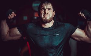 Отто Валлин снялся с боя с Лукасом Брауном из-за травмы, на замену выйдет россиянин