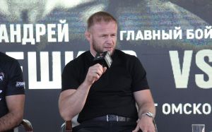 Шлеменко заявил, что не подал бы руку совершившему каминг-аут бойцу UFC: "Рукопожатие может быть последним для тебя"