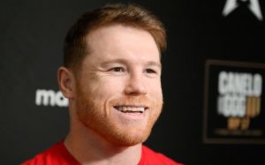 Инсайдер: Канело близок к возвращению в PBC, обсуждает возможного соперника на 4 мая