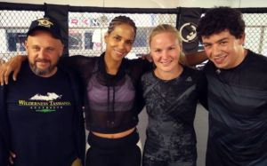 Валентина Шевченко уверена, что Холли Берри смогла бы выступать в UFC