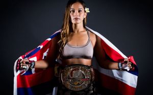 Чемпионка Bellator Илима-Лей Макфарлейн: "Я хочу проиграть свой пояс Лиз Кармуш"