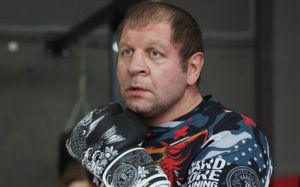 "Он уверенно и быстро летит на дно". Гаджиев высказался о Емельяненко