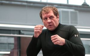 Александр Емельяненко: "Жду интересных предложений по боям на конец августа"