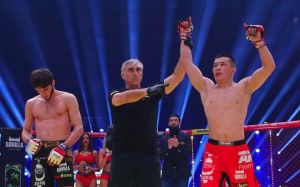 Видео боя Шамиль Бахачалиев – Сыймык Култаев AMC Fight Nights 110