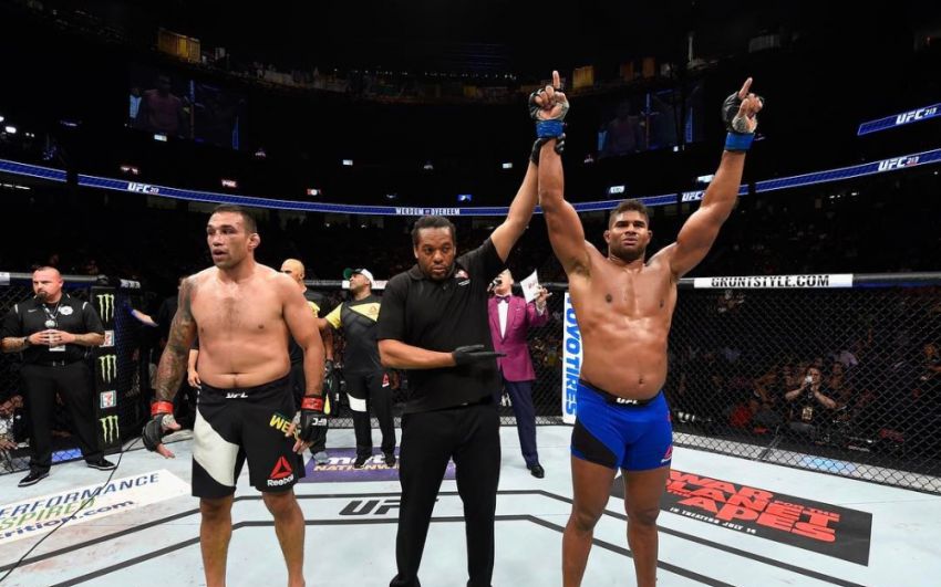 Видео боя Фабрисио Вердум - Алистар Оверим UFC 213