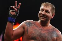 Александр Емельяненко обратился к болельщикам перед боем с Сантосом