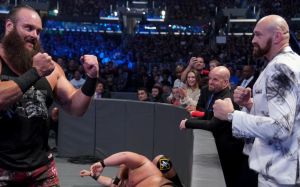 Тайсон Фьюри едва не устроил драку с рестлером Броном Строумэном на шоу WWE