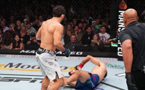 Арман Царукян вырубил Бенеила Дариуша на UFC on ESPN 52