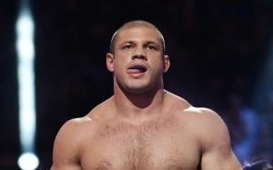 Определился первый соперник Ивана Штыркова в UFC