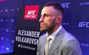 Алекс Волкановски готов подняться в легкий вес