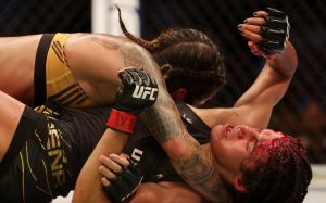 Аманда Нуньес объяснила, почему не добила Пенью в реванше на UFC 277