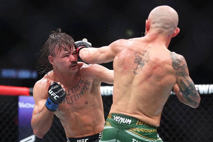 Алекс Волкановски уверенно прошел Диего Лопеса в реванше на UFC 325