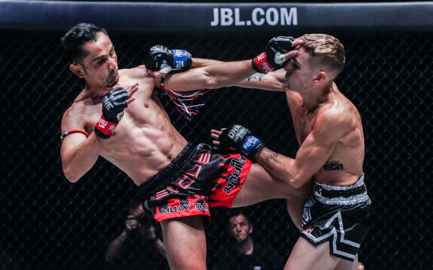 Видео боя Сам-А Гаянгадао - Рокки Огден ONE Championship King of the Jungle
