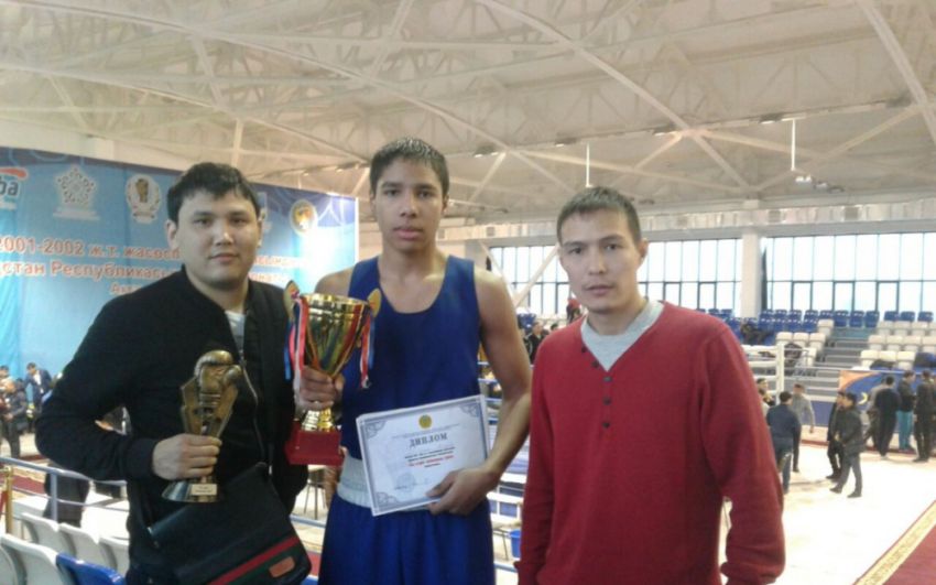 15-летний нигерийский мальчик выиграл чемпионат Казахстана по боксу