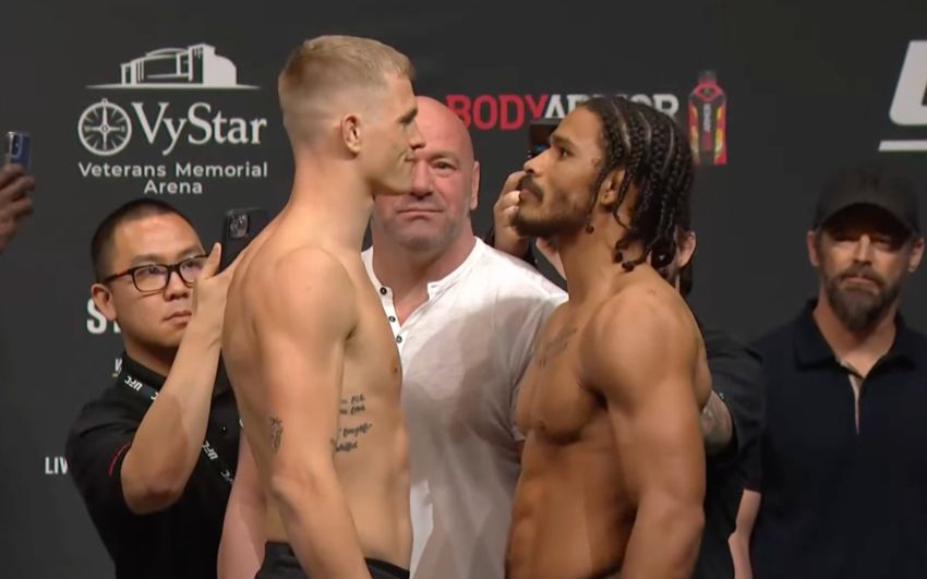 Видео боя Йен Гэрри - Дэриан Уикс UFC 273