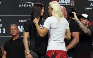 Видео боя Ирен Алдана - Яна Куницкая UFC 264