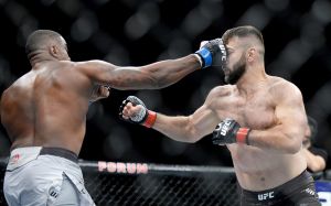 Видео боя Андрей Орловский - Уолт Харрис UFC 232