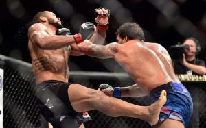 Эрик Андерс хочет, чтобы его поединок с Теодору на UFC 231 прошел в главном карде