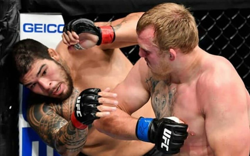 Сергей Спивак победил Карлоса Фелипе на UFC on ESPN+ 30