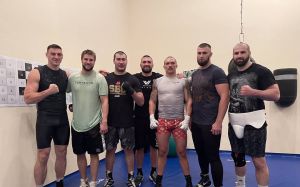 Экс-тренер Кличко раскритиковал спарринг-партнеров Усика: "Уровень этих боксеров слабый. Там и удара у половины нет"