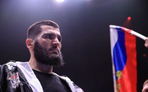 В WBC сместили торги за право организации боя Бетербиев – Браун